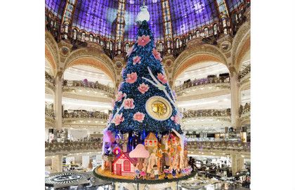 Xmas Tree and Lights at Galeries Lafayette