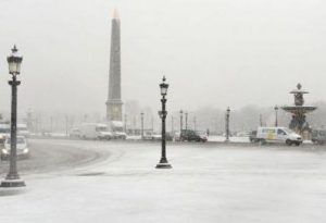 Paris weather in December (Snow)