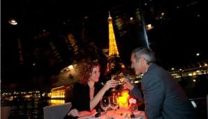 Cena-crucero romántica para el Año Nuevo 2019 en París