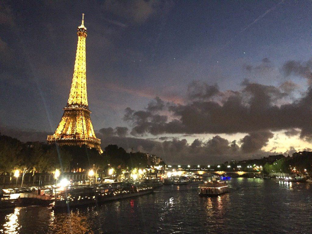 Cena-Crucero Bateau Mouche y Tour-Eiffel en París