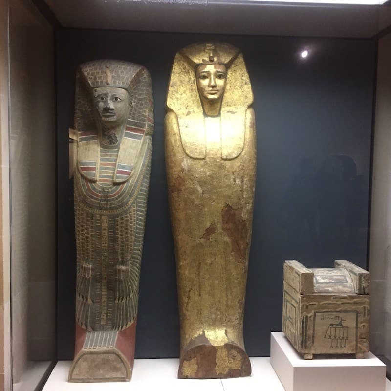 Egyptische sarcofagen in het Louvre