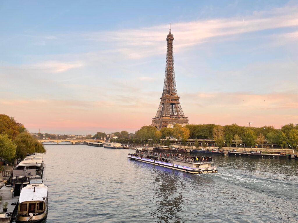 Bateaux Mouches Paris Bootstour ab Eiffelturm