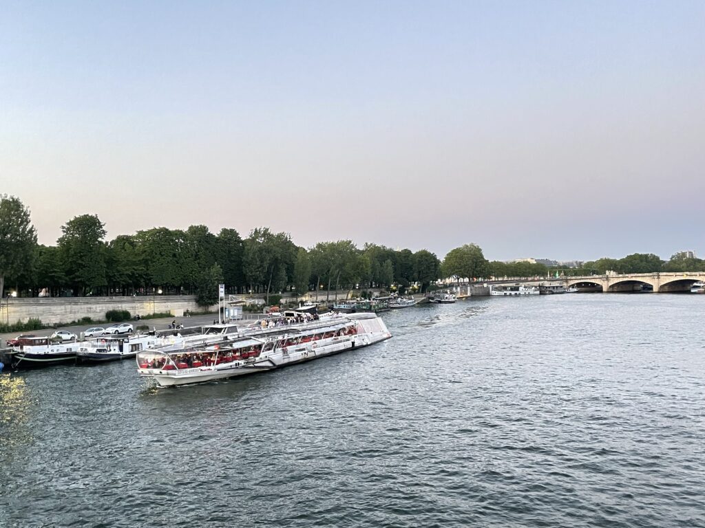 Best Seine river cruises in Paris