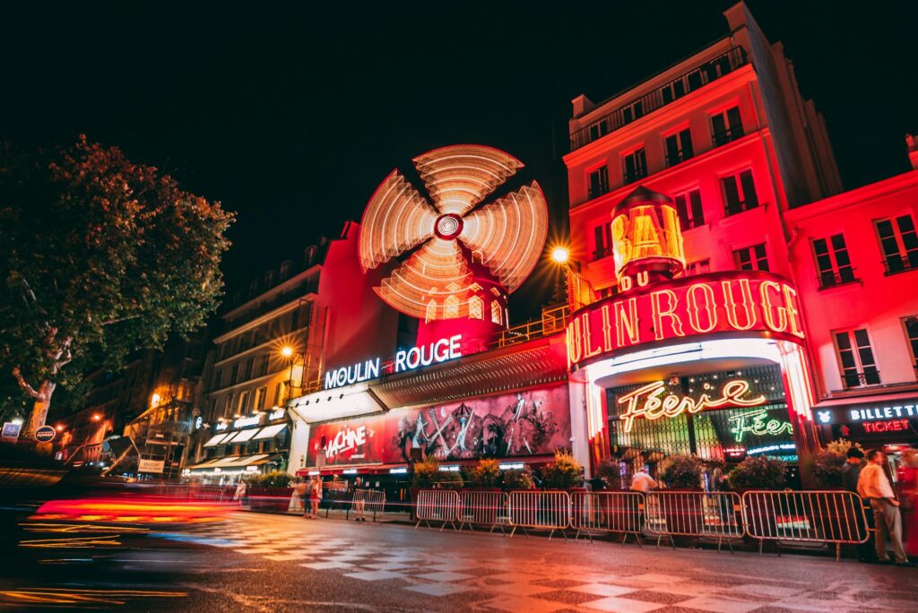 Moulin rouge dinner c-shiw